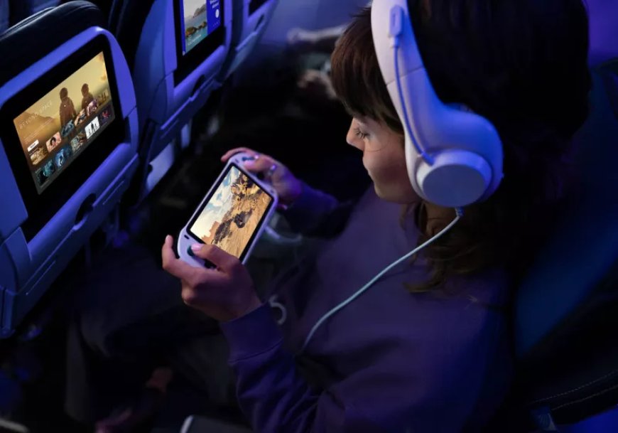 United Airlines to offer free Starlink Internet on all flights