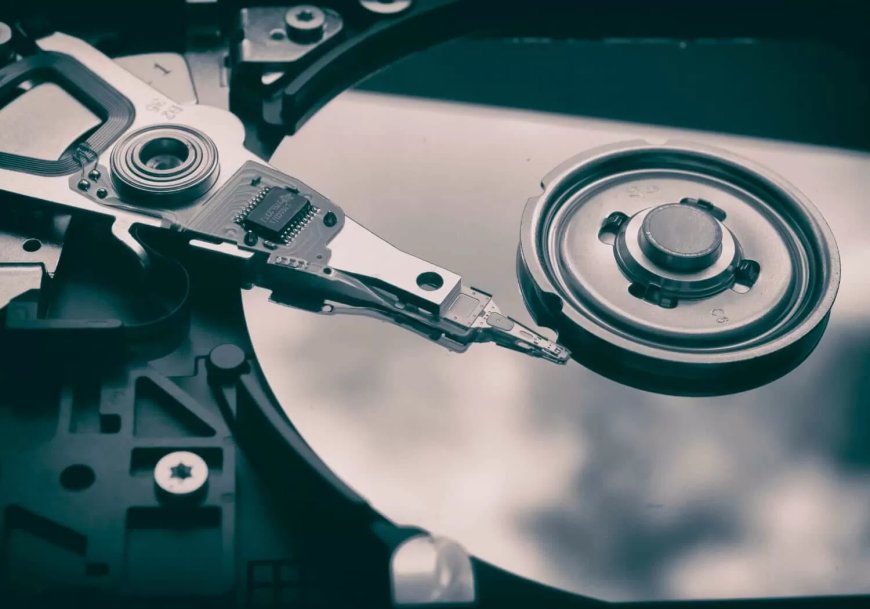 The music industry's latest problem: Archive hard drives from the 90s are failing