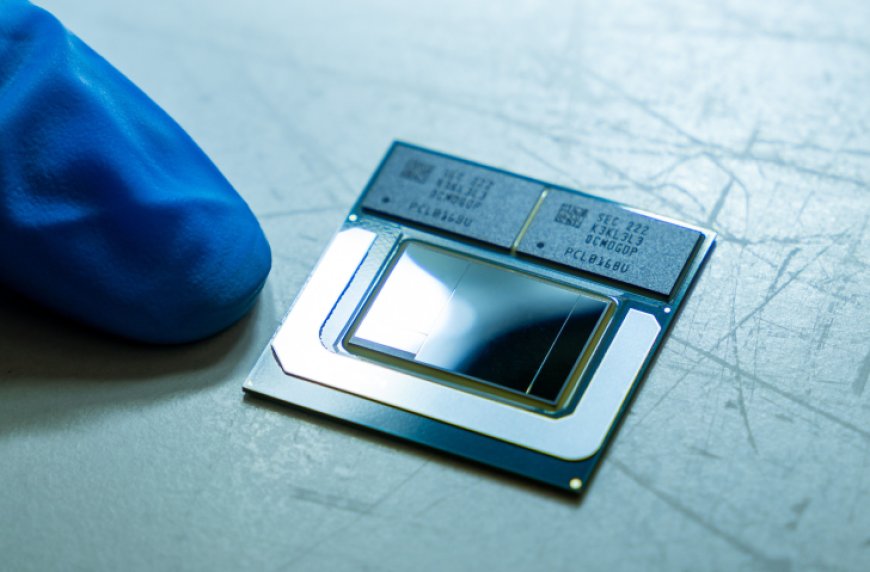 Intel Shows Close-Ups of Next-Gen Granite Rapids Xeon & Meteor Lake Client CPUs Using Advanced Packaging Tech