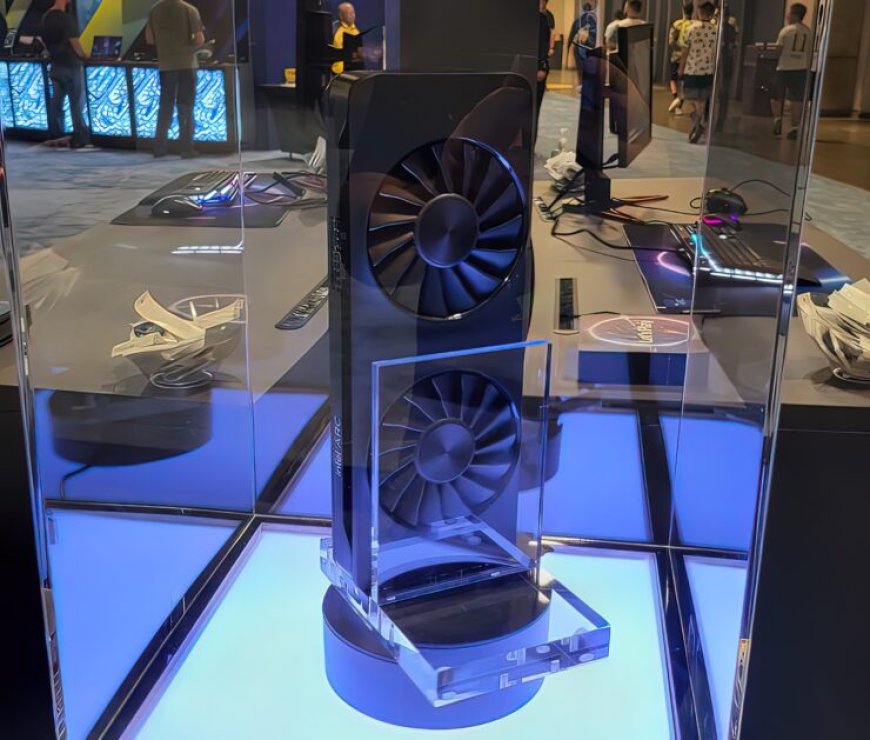 Intel’s Flagship Arc Limited Edition Gaming Graphics Card Pictured at IEM 2022: Features 8+6 Pin Power Connectors, Full ACM-G10 GPU With 32 Xe Cores