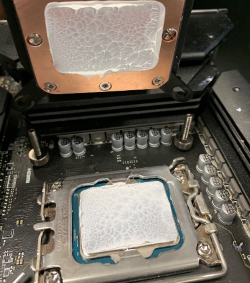 Various AIO CPU Coolers Tested With Intel’s Alder Lake LGA 1700 CPUs, Older Models Show Insufficient Thermal Contact